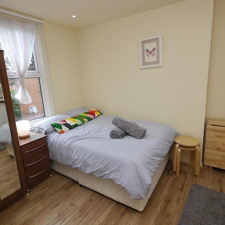 Studio 20 Ash Aparthotel Londra Esterno foto